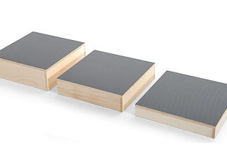 Serie di tre gradoni. Dim. 60x60x10-15-20 cm (ex 1312070)