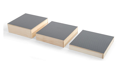 Serie di tre gradoni. Dim. 60x60x10-15-20 cm (ex 1312070)