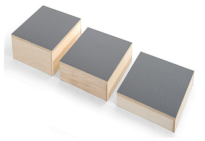 Serie di tre gradoni. Dim. 60x60x30-40-50 cm (ex 1312071)