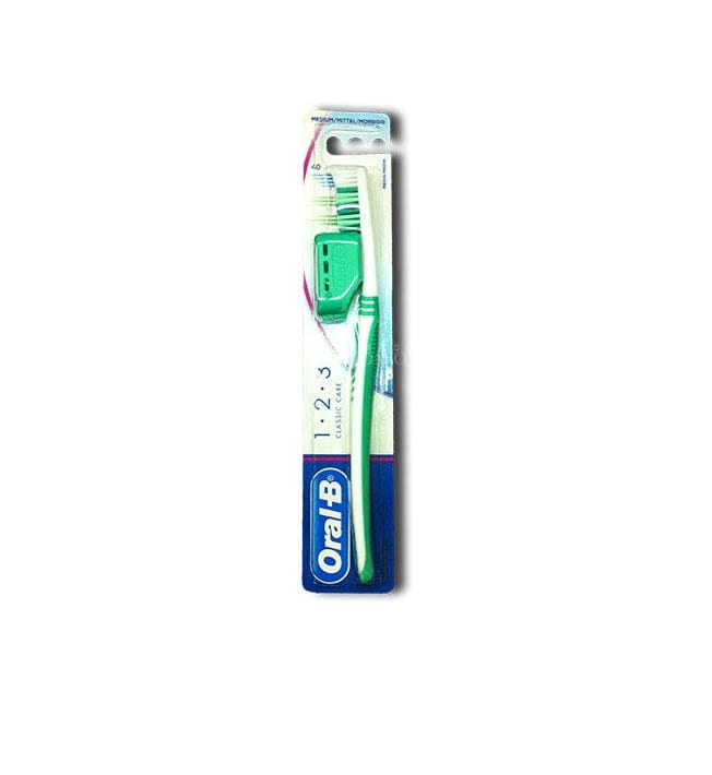 ORAL B Classic Care Spazzolino Manuale 40 Testina Media