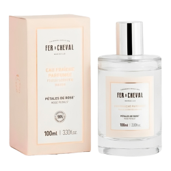 ACQUA FRESCA CON FRAGRANZA DI PETALI DI ROSE